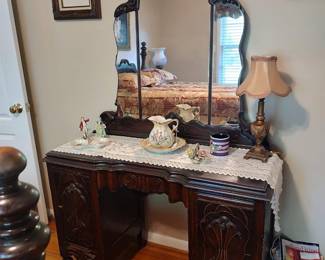 Vintage vanity with mirror