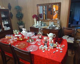 1940s Art Deco Dining table and 6 chairs.