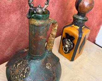 4900 Vintage LeatherWrapped Decantersmin