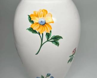 4900 Tiffany Co. Sintra Porcelain Floral Vasemin