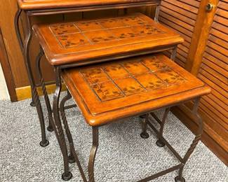 4900 Wood Nesting Tablesmin