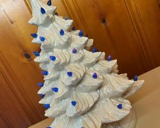 4900 Vintage 18In. Ceramic Lighted Christmas Treemin