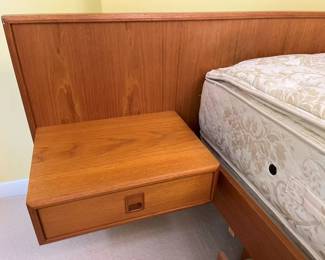 4900 MCM Teak Floating Storage Queen Bed Frame Detailmin