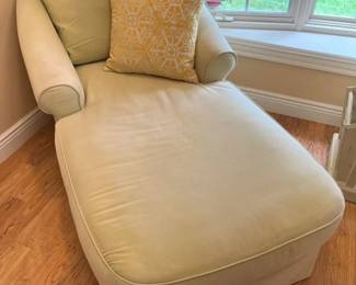 4900 Hickory Hill Upholstered Chaise min