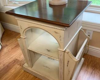 4900 Regency Magazine Tablemin