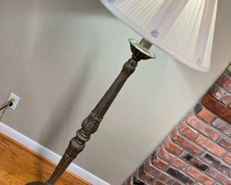 4900 Ornate Metal Floor Lampmin