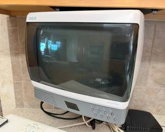 4900 RCA Vintage Colortrak TV AM FM Radiomin