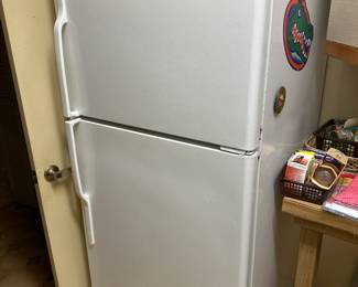 GE 18 cu. Ft. Refrigerator