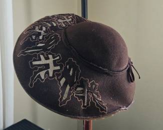 Very cool 1940's hat