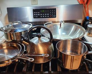 Very nice pots and pans!
