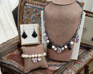 2014 Vintage Bongo Necklace, Bracelet Earring Set
