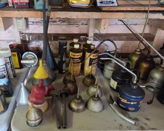 Oil can collection