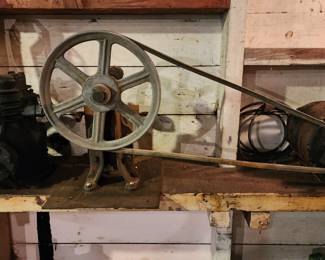 Larger antique motor with flywheel