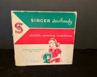 002 Antique Singer Sewhandy Model 20 Childs Sewing Machine