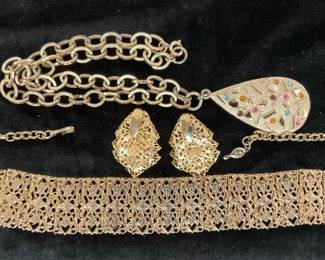 Vintage Costume Chantilly Lace Bracelet Necklace With Earnings Rhinestone Necklace