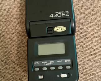 Cannon EOS - 620 Film Camera sold w/all accessories