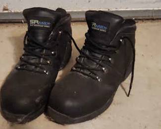 Size 9 SRmax Shoes