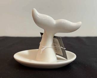Ceramic Whale Tail Ring Holder