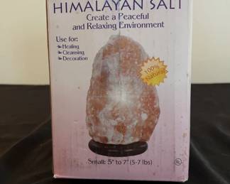 Small Himalayan Salt Crystal Light