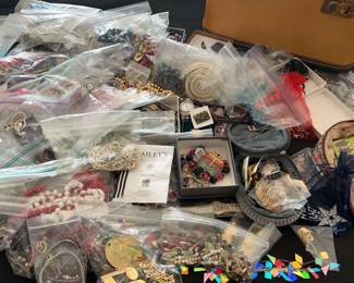 Amazing XXL Mystery Collection With Beautiful Jewelry Case