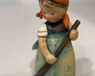Hummel Figure Little Sweeper