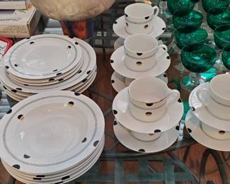 Studio Nova Dinnerware