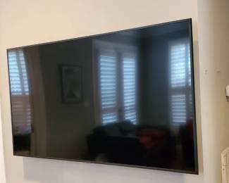 65" Smart TV - Works