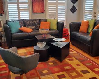 Nice Black Leather Sofa, Love Seat, Vintage Saarinen Knoll Arm Chair and Decor!