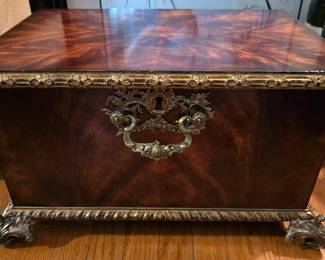 Theodore Alexander box - Large