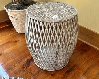 M46 - $75. Distressed white rattan end table with wood reinforcement. 15" round 20" tall.