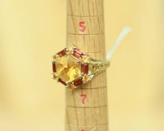 J2 - $250. Vintage THL 10kt Yellow Gold Citrine Solitaire Ring. Size 5.5. Weighs 5.2 grams.