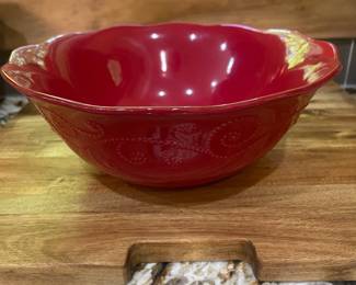 M6 - $20. Lenox French Perle 10" round serving bowl.