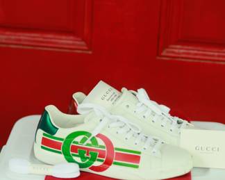 S7 - $250. Size 9. Gucci Women's Ace "Interlocking G". Style 577145-A38V0-9062. Gently Worn.
