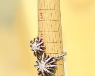 J13 - $250. Size 6.5. David Yurman. Starburst Bypass Ring in Sterling Silver with Diamonds.