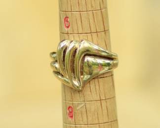 J7 - $220. 10kt gold ring size 6.5. Weighs 4.6 grams.