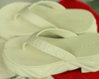S1 - $225. Size 39. Gucci Womens Thong Platform Sandal in White. Very gently worn.