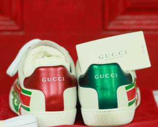 S7 - $250. Size 9. Gucci Women's Ace "Interlocking G". Style 577145-A38V0-9062. Gently Worn.
