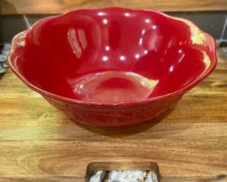 M6 - $20. Lenox French Perle 10" round serving bowl.