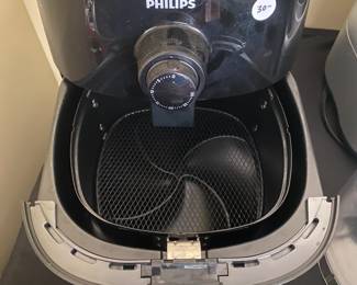 M114 - $30. Philips Air Fryer.