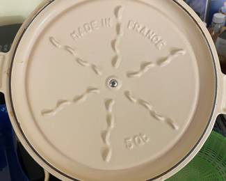 M116 - $50. Vintage Staub. Made in France Enameled Cast Iron Pot. 5 qt.