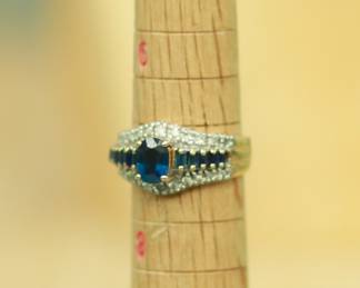 J6 - $300. Sapphire & Diamond 14kt Gold Ring. Size 6.5 weighs 4.4 grams.