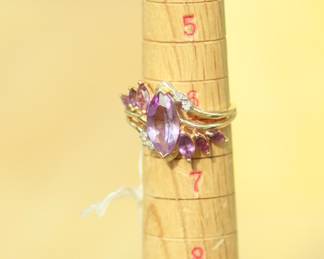 J14 - $140. Size 6. 10kt Gold Ring. Weighs 3.1 grams.