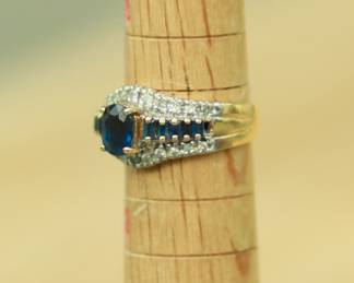 J6 - $300. Sapphire & Diamond 14kt Gold Ring. Size 6.5 weighs 4.4 grams.