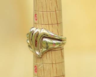 J7 - $220. 10kt gold ring size 6.5. Weighs 4.6 grams.