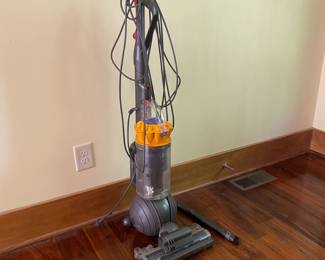 M122 - $125. Dyson Multifloor+