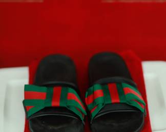 S3 - $140. Size 39. Gucci Pursuit Slides with Bowtie.