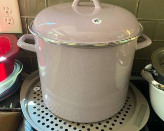 M105 - $15. Crofton 12 Qt Stock Pot.