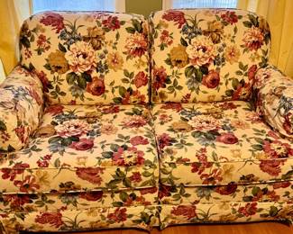 Sleeper Loveseat /floral