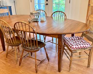 Beautiful Hand tooled Top Antique Dining Table  w/4 Chairs