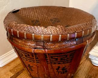 Basket w/yarns